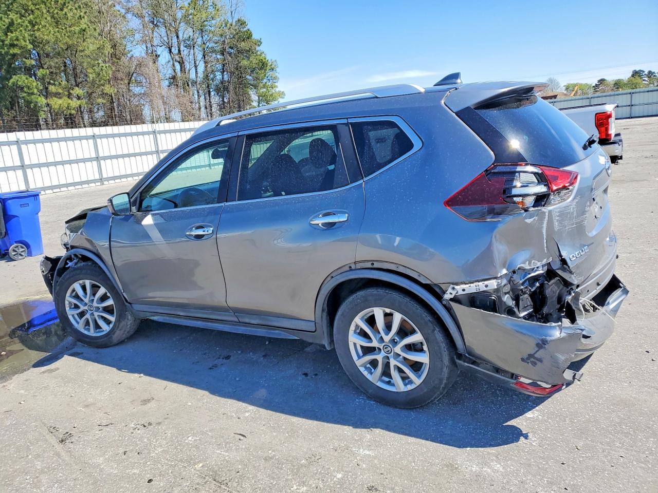 2018 NISSAN ROGUE SV photo 3
