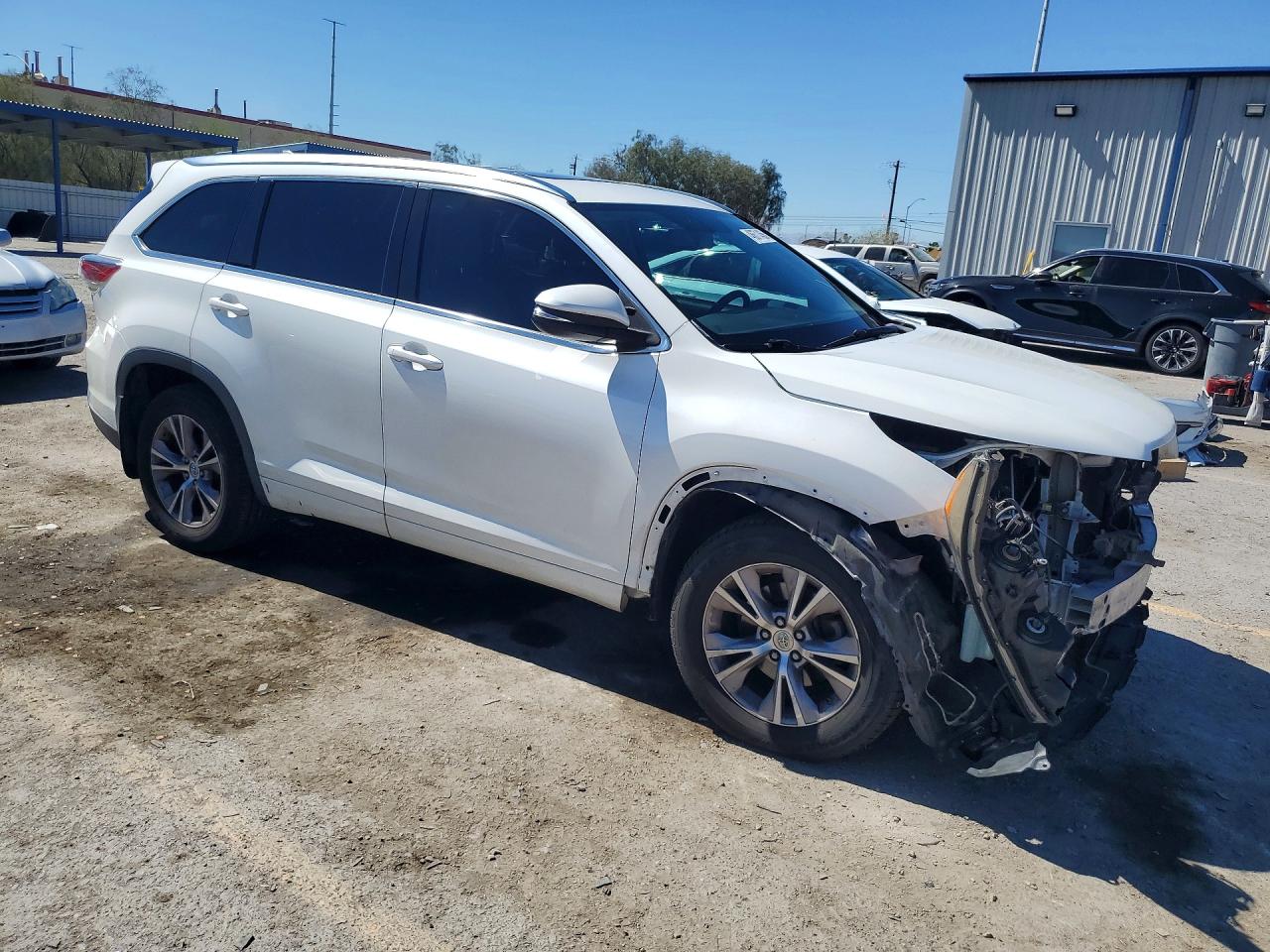 2014 TOYOTA HIGHLANDER XLE photo 4