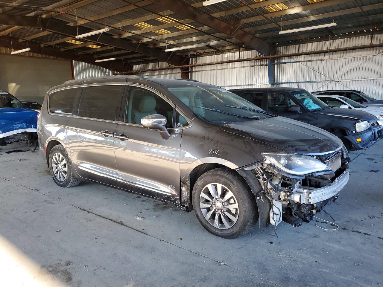 2019 CHRYSLER PACIFICA HYBRID LIMITED photo 10
