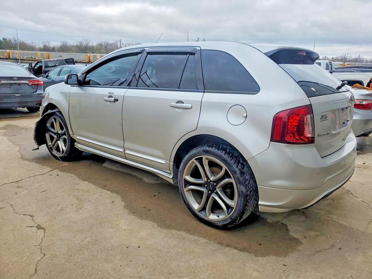 2013 FORD EDGE SPORT photo 2