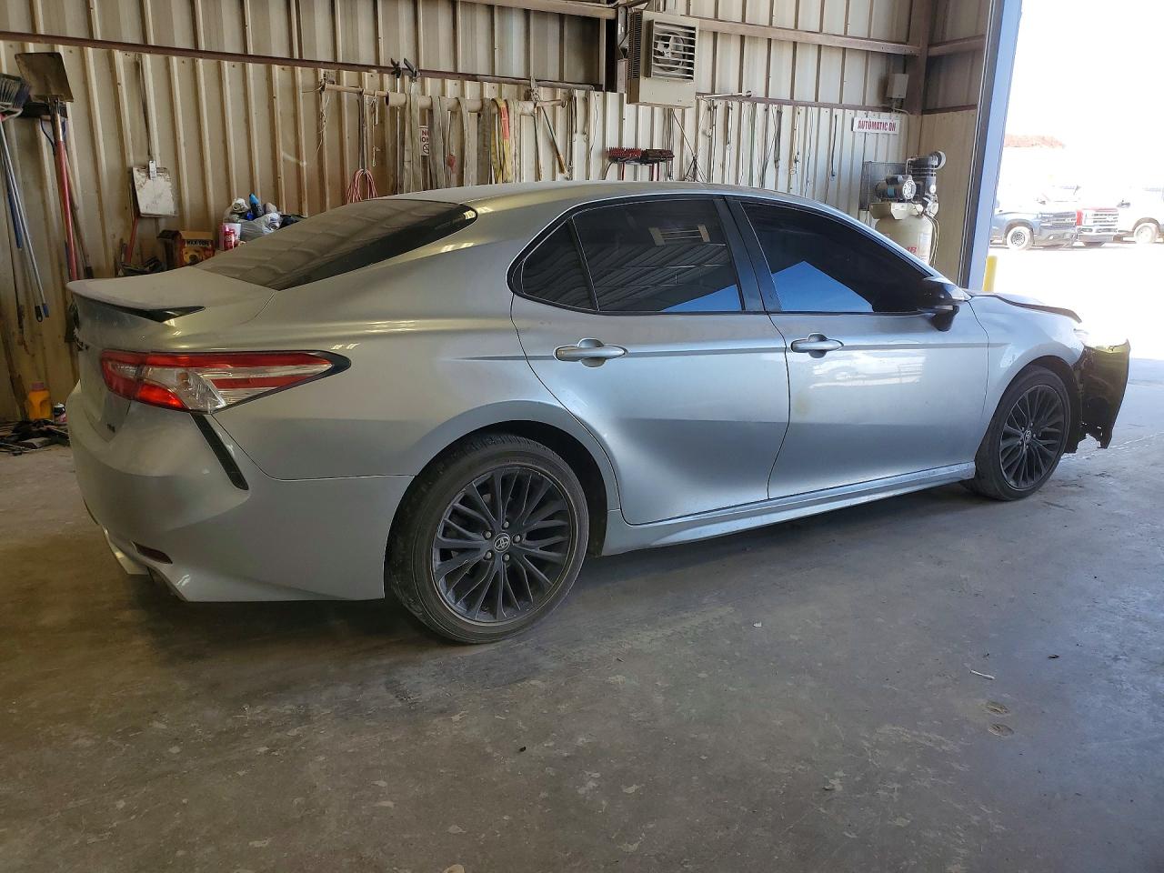 2020 TOYOTA CAMRY SE NIGHTSHADE photo 7