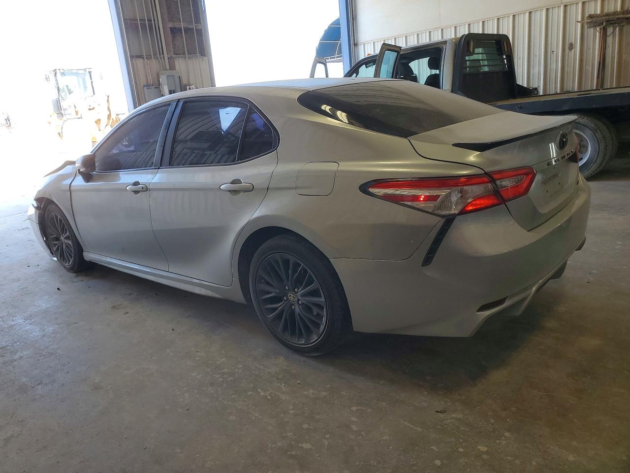 2020 TOYOTA CAMRY SE NIGHTSHADE photo 4