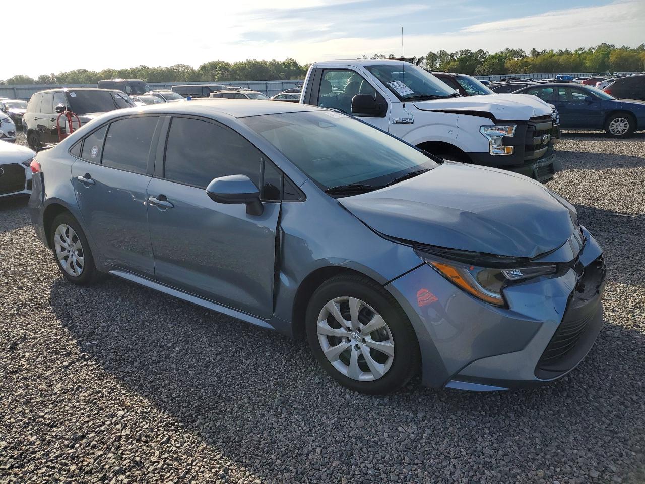 2024 TOYOTA COROLLA LE photo 10
