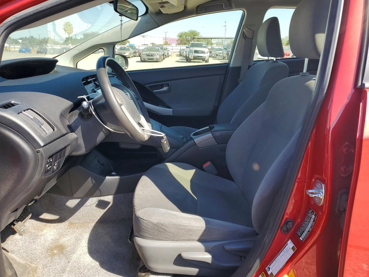 2014 TOYOTA PRIUS THREE photo 7