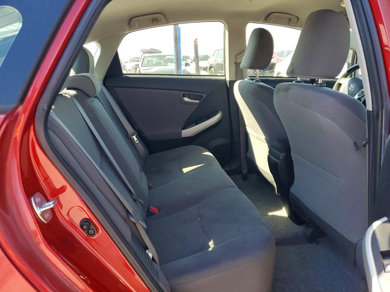 2014 TOYOTA PRIUS THREE photo 10