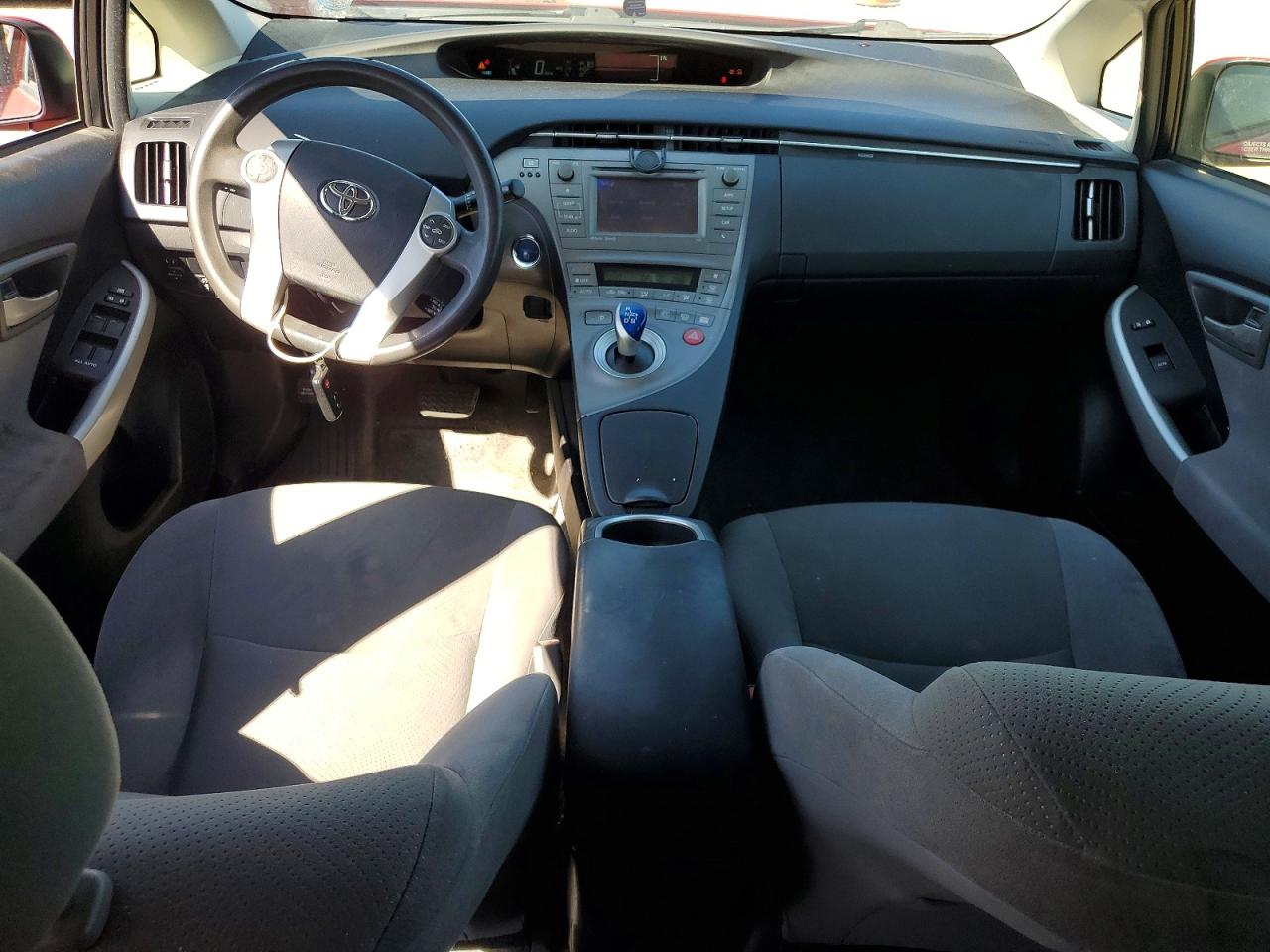2014 TOYOTA PRIUS THREE photo 8