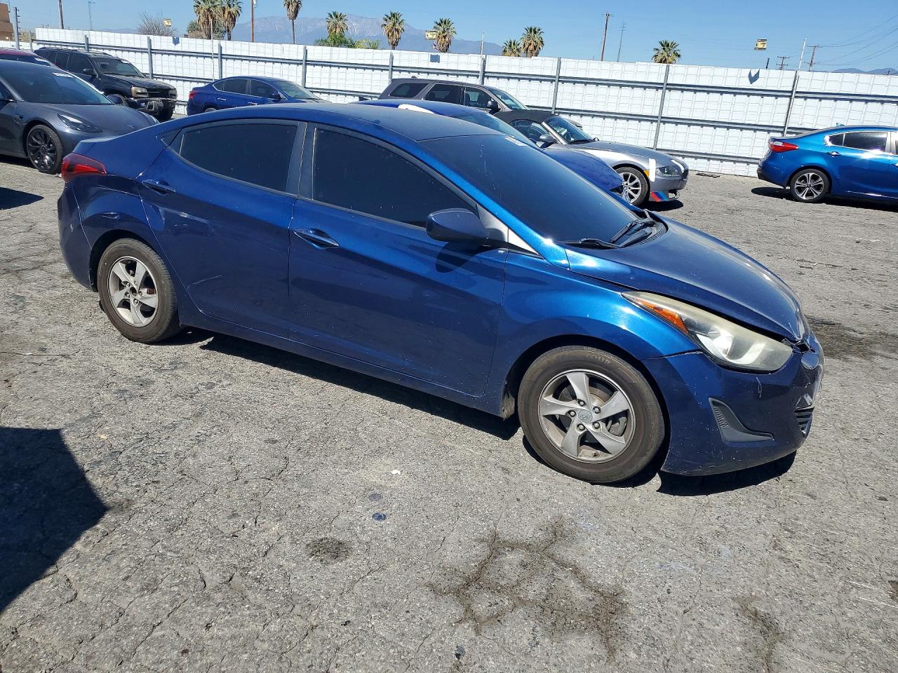 2015 HYUNDAI ELANTRA SE photo 4