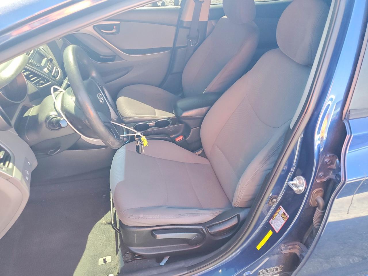 2015 HYUNDAI ELANTRA SE photo 7