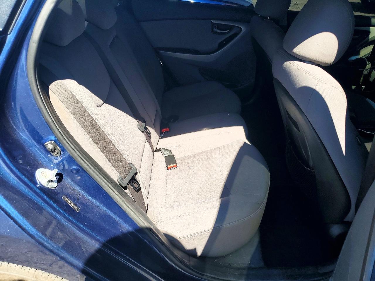 2015 HYUNDAI ELANTRA SE photo 10