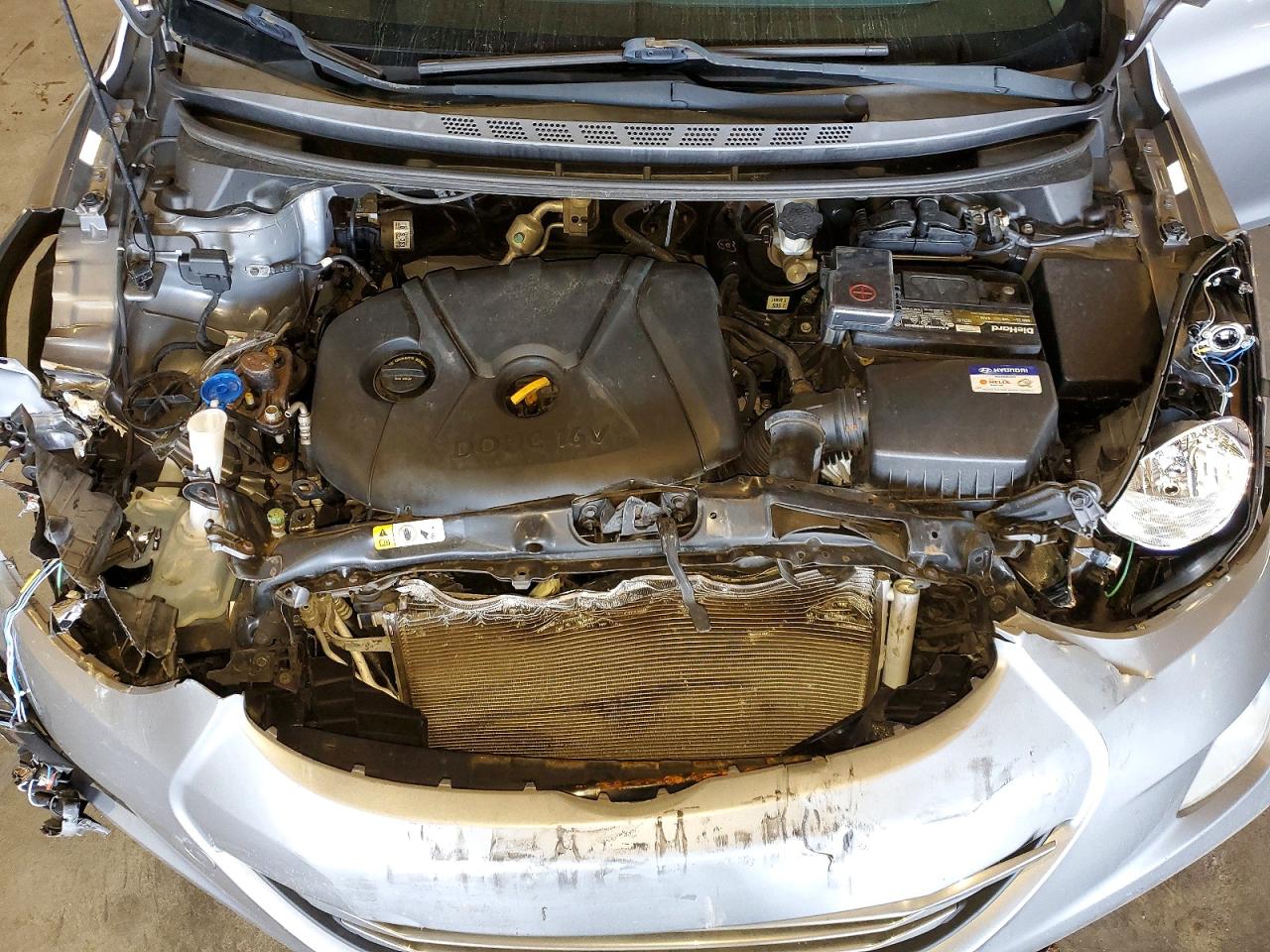 2012 HYUNDAI ELANTRA photo 11