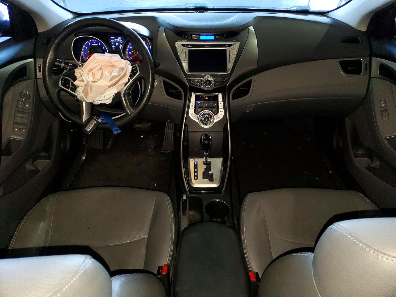 2012 HYUNDAI ELANTRA photo 8