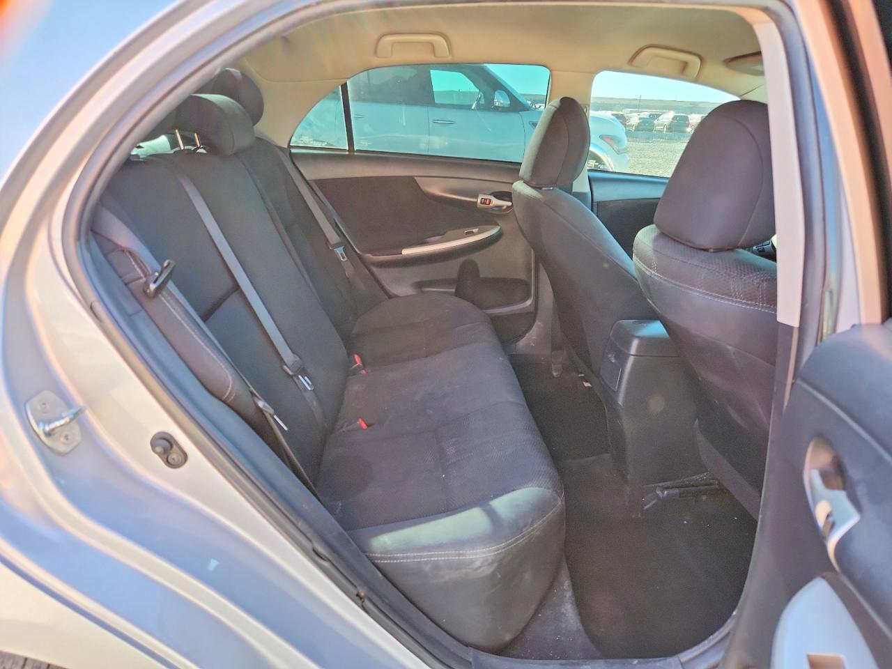 2012 TOYOTA COROLLA S photo 28