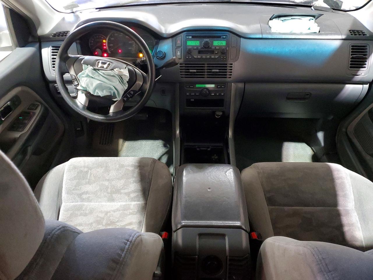 2004 HONDA PILOT EX photo 8