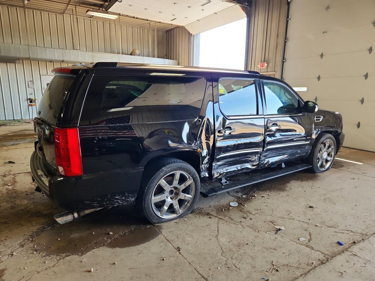 2011 CADILLAC ESCALADE ESV PREMIUM photo 3