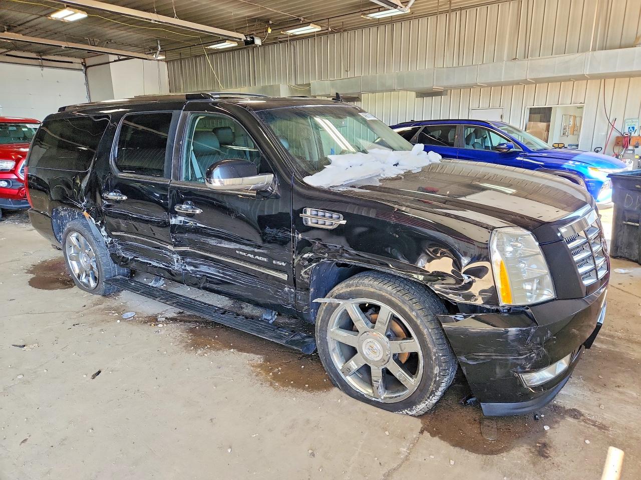 2011 CADILLAC ESCALADE ESV PREMIUM photo 4