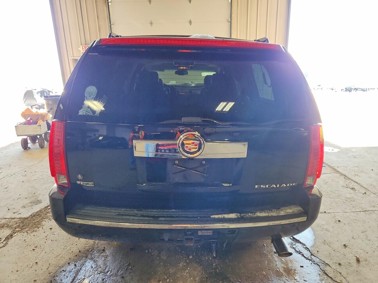 2011 CADILLAC ESCALADE ESV PREMIUM photo 6