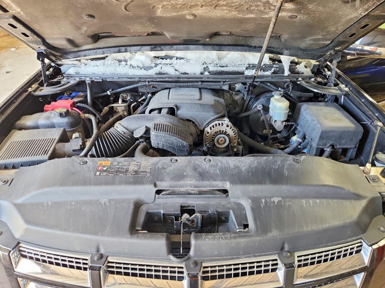 2011 CADILLAC ESCALADE ESV PREMIUM photo 12