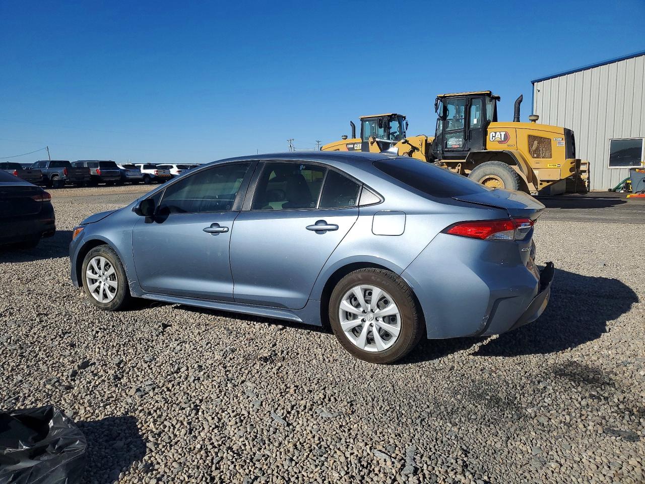 2021 TOYOTA COROLLA LE photo 3