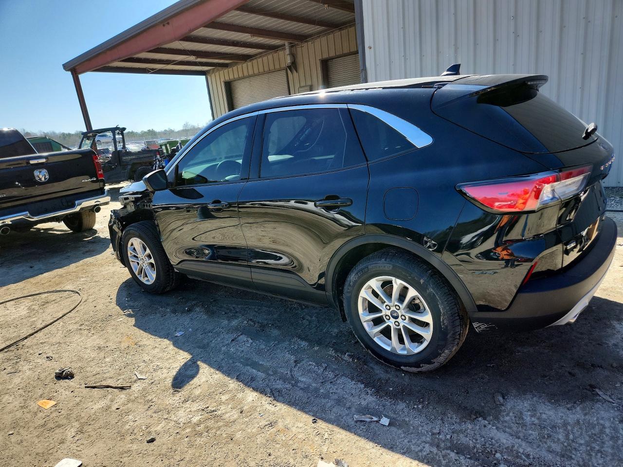 2022 FORD ESCAPE SE photo 2