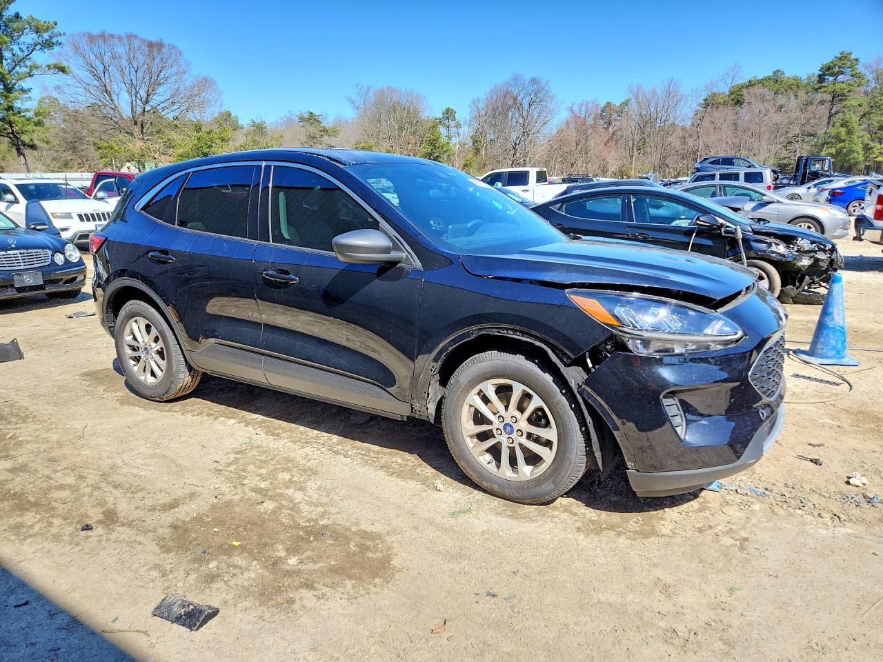 2022 FORD ESCAPE SE photo 4