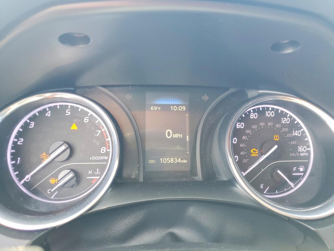 2019 TOYOTA CAMRY SE photo 9