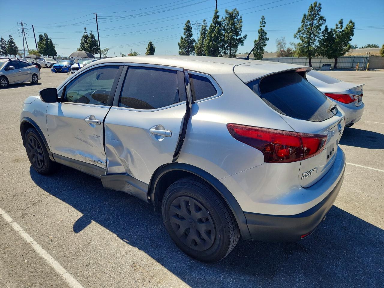 2019 NISSAN ROGUE SPORT S photo 2