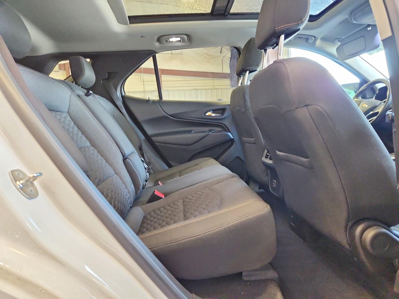 2020 CHEVROLET EQUINOX LT photo 19