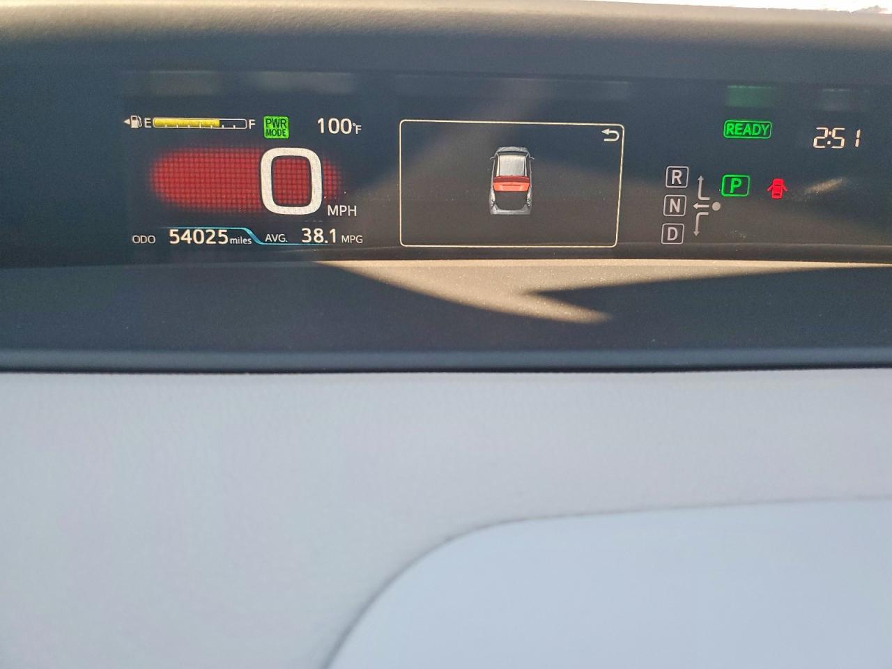 2017 TOYOTA PRIUS TWO photo 9