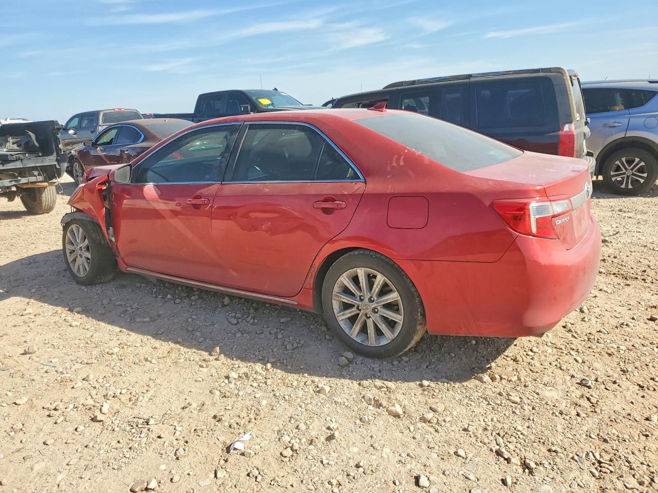 2012 TOYOTA CAMRY XLE V6 photo 2