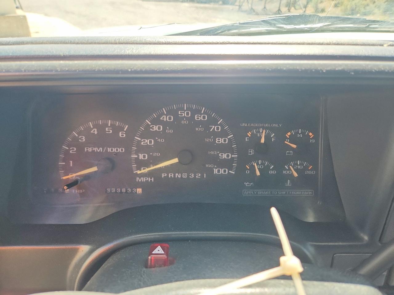 1997 GMC SUBURBAN K1500 photo 9