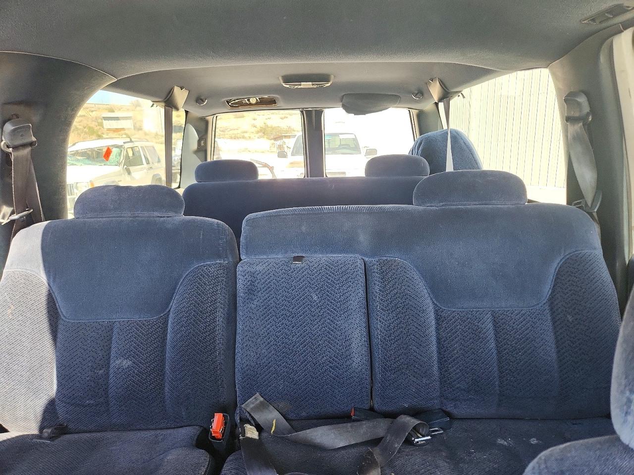 1997 GMC SUBURBAN K1500 photo 10