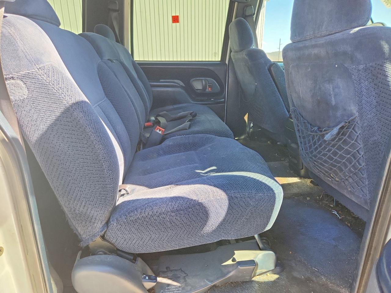 1997 GMC SUBURBAN K1500 photo 11