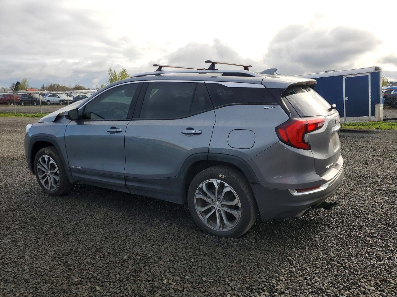2020 GMC TERRAIN SLT photo 3