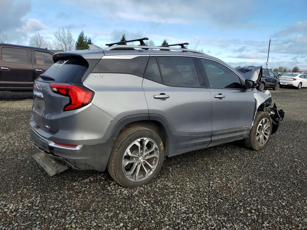 2020 GMC TERRAIN SLT photo 5