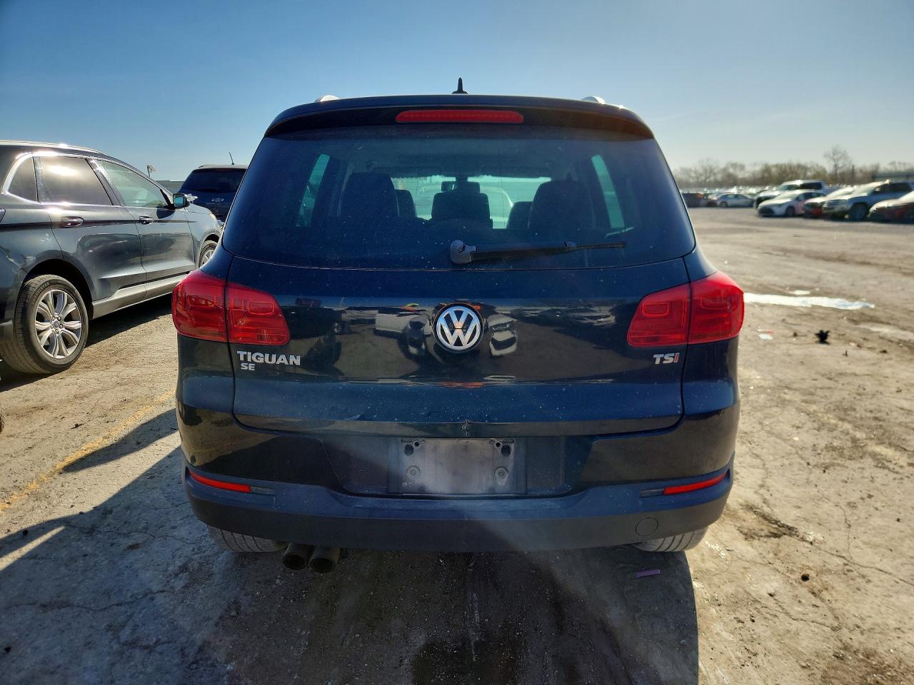 2016 VOLKSWAGEN TIGUAN S photo 16