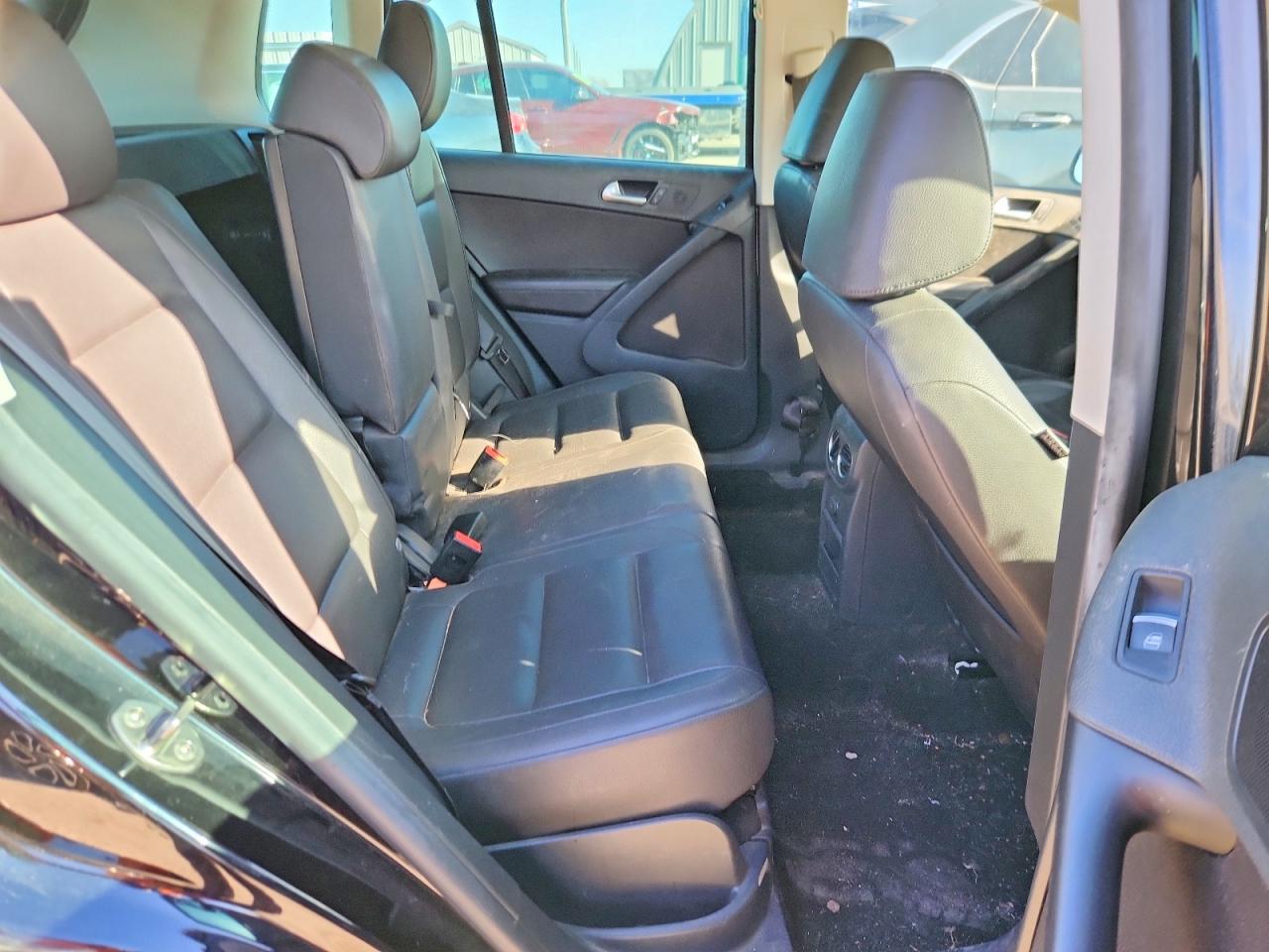 2016 VOLKSWAGEN TIGUAN S photo 28