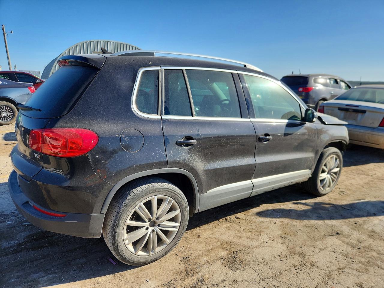 2016 VOLKSWAGEN TIGUAN S photo 7