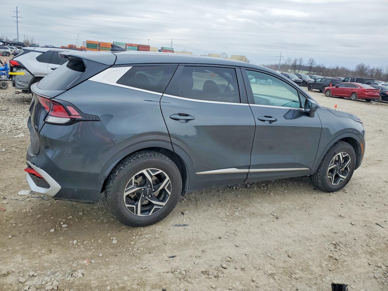2023 KIA SPORTAGE LX photo 3