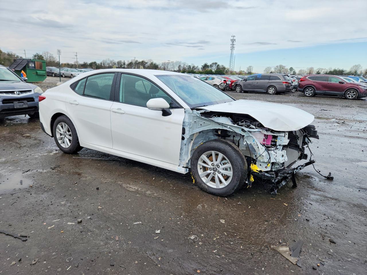 2025 TOYOTA CAMRY LE photo 4
