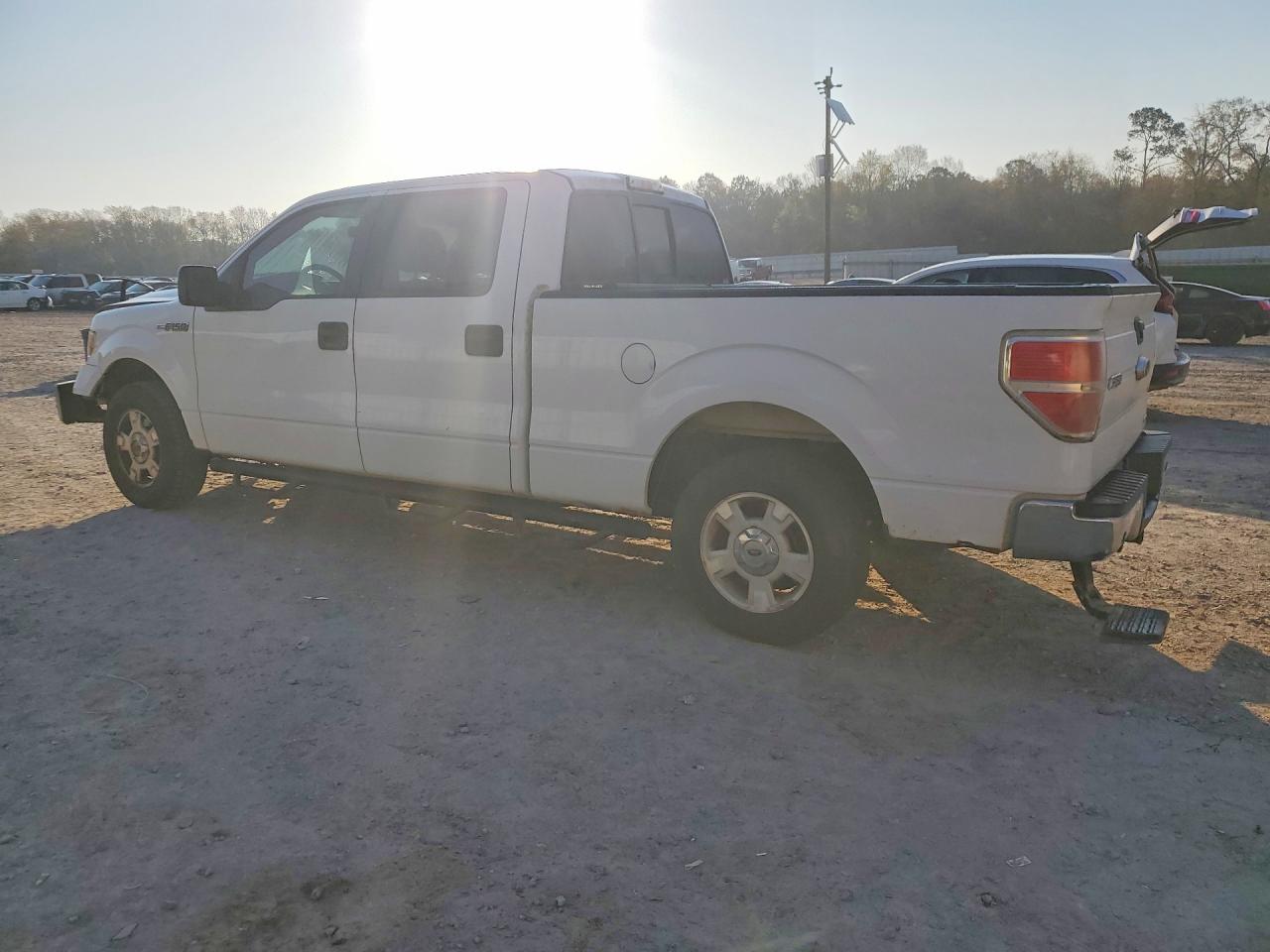 2014 FORD F150 SUPERCREW photo 2