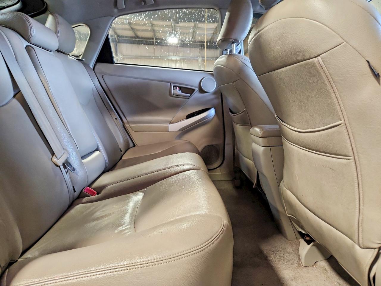 2010 TOYOTA PRIUS III photo 10
