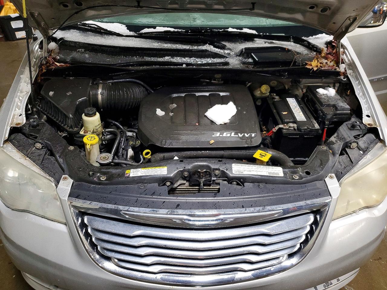 2011 CHRYSLER TOWN & COUNTRY TOURING L photo 21