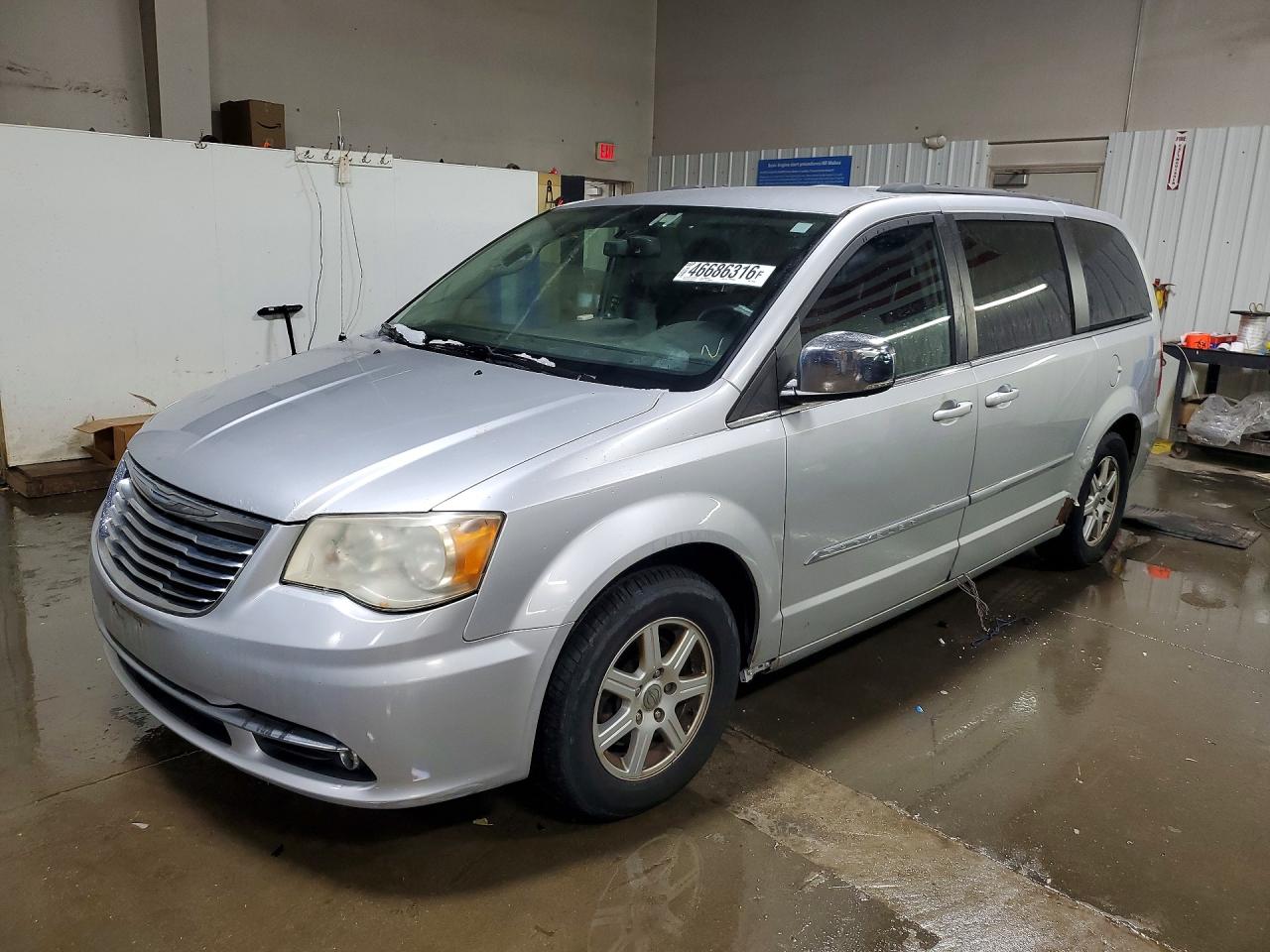 2011 CHRYSLER TOWN & COUNTRY