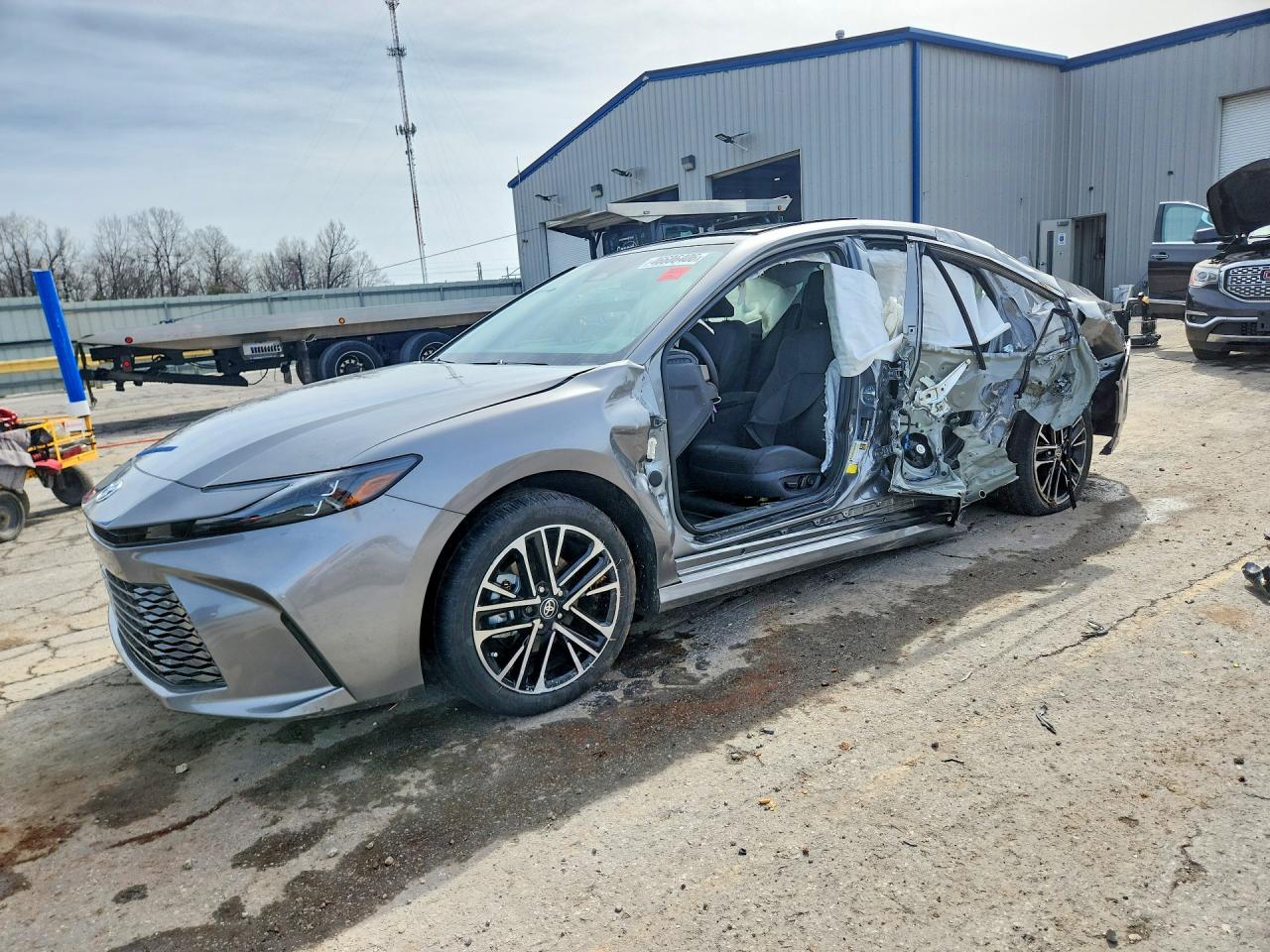 2025 TOYOTA CAMRY