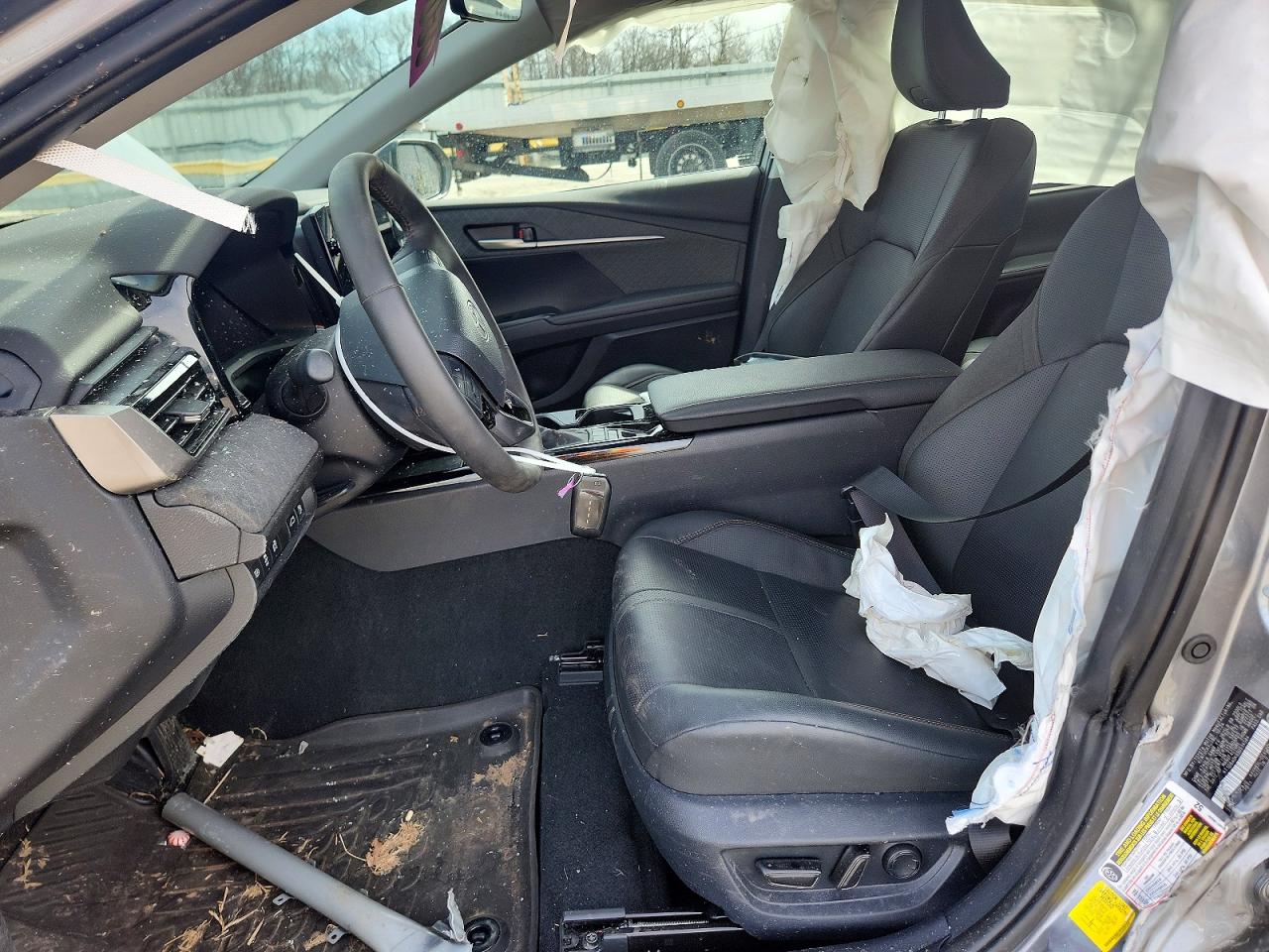 2025 TOYOTA CAMRY XLE photo 19
