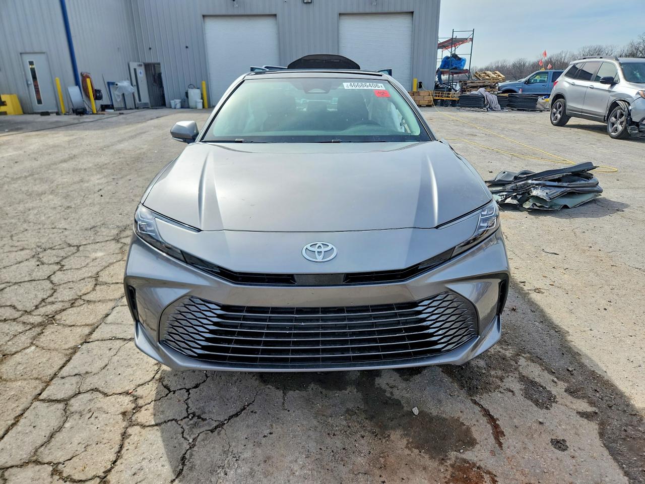 2025 TOYOTA CAMRY XLE photo 13