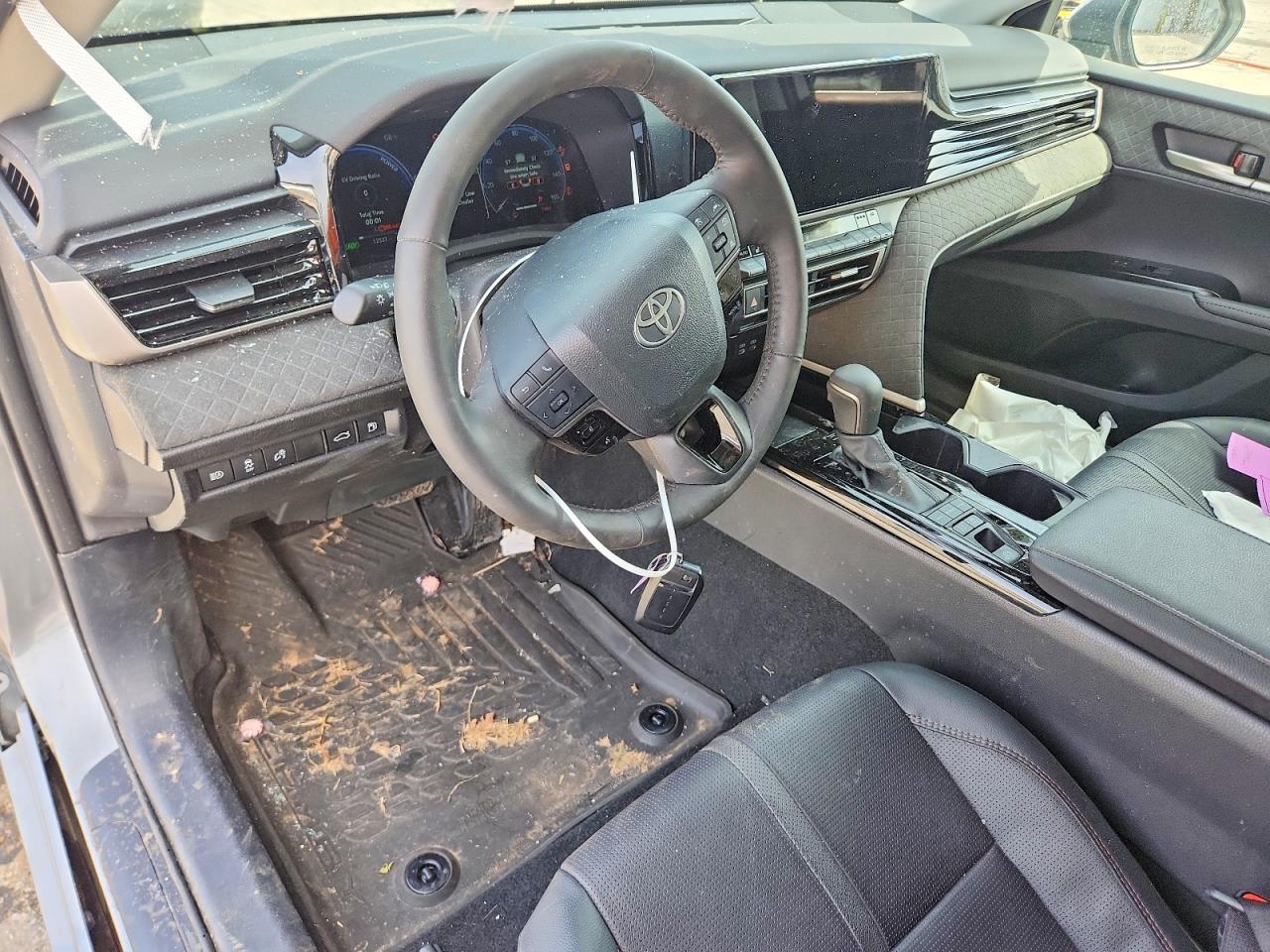 2025 TOYOTA CAMRY XLE photo 22