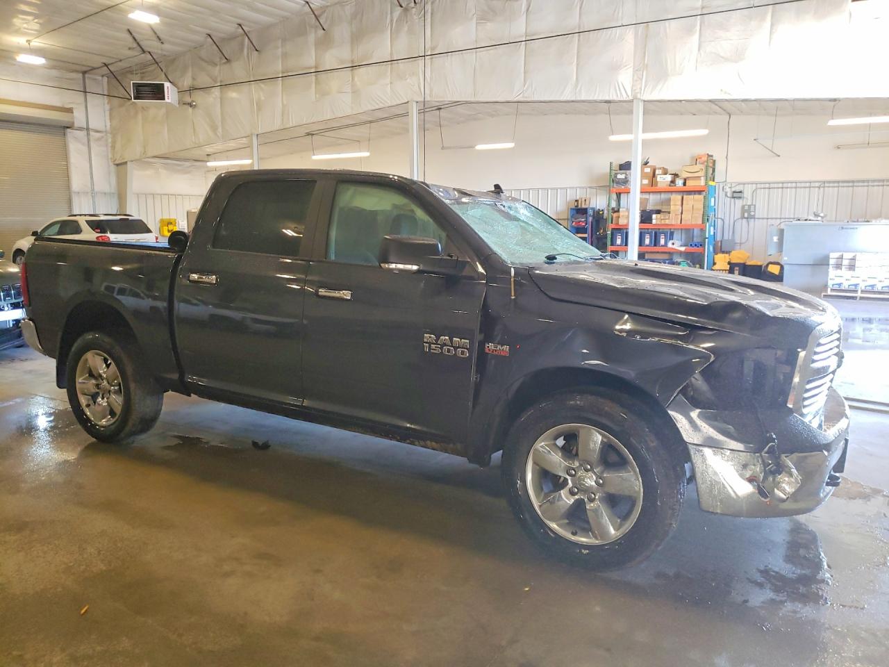 2016 RAM 1500 SLT photo 7