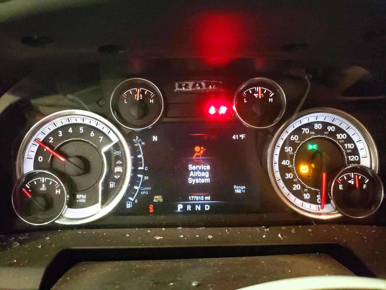 2016 RAM 1500 SLT photo 17