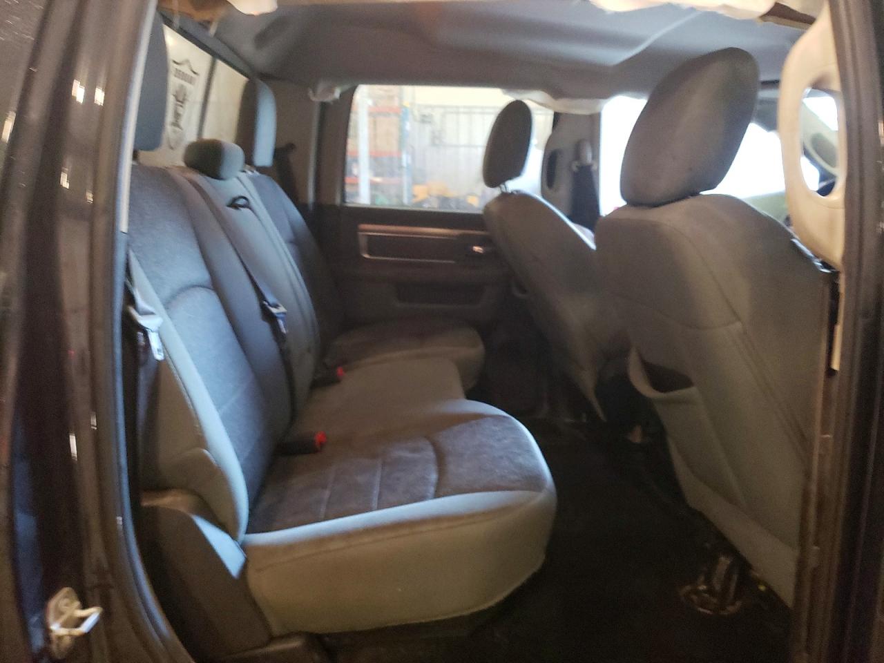 2016 RAM 1500 SLT photo 19